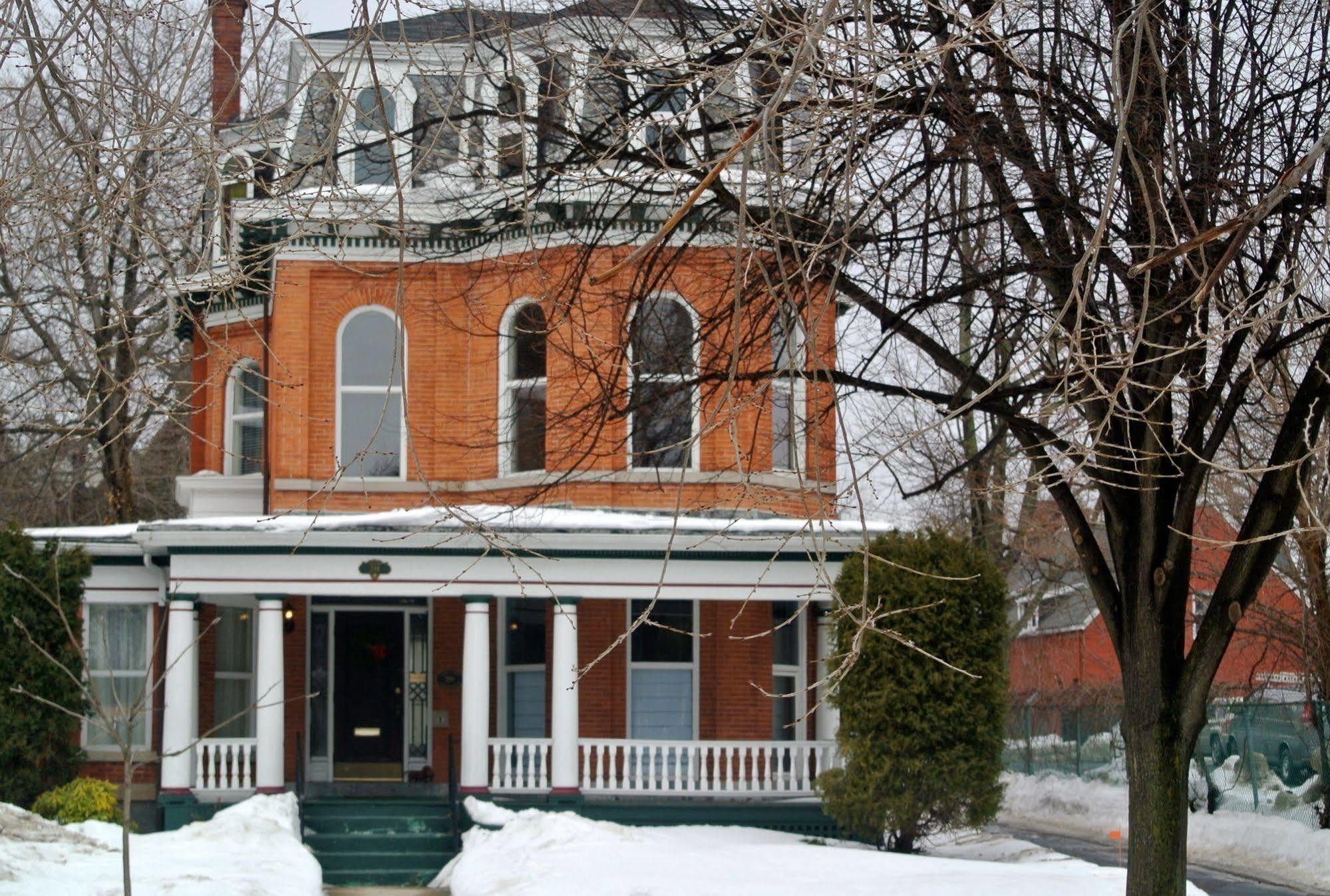 Oscar'S Bed & Breakfast Buffalo Buitenkant foto